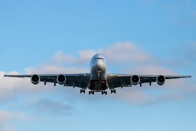 white airliner